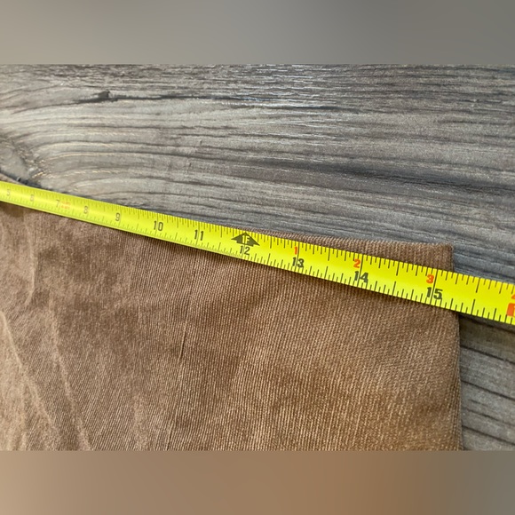 HYFVE brown mini skirt with front split corduroy like texture - Picture 9 of 9